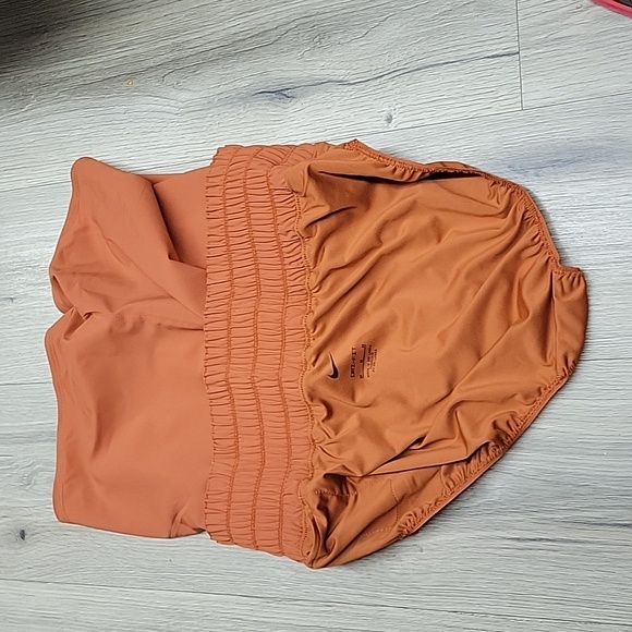 NIKE WOMEN'S SHORTS. - Picture 5 of 6